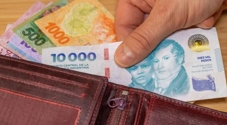 Salarios en Argentina repuntaron en mayo, pero siguen por debajo del nivel previo a&nbsp;Milei