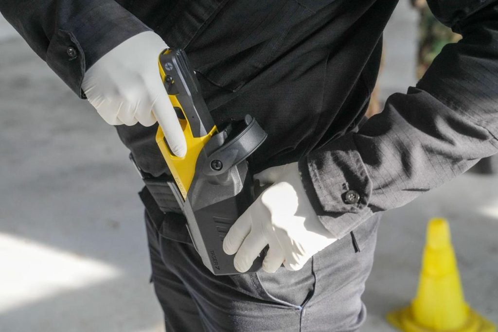 Otra provincia inició la capacitación de sus policías en el manejo de pistolas&nbsp;Taser