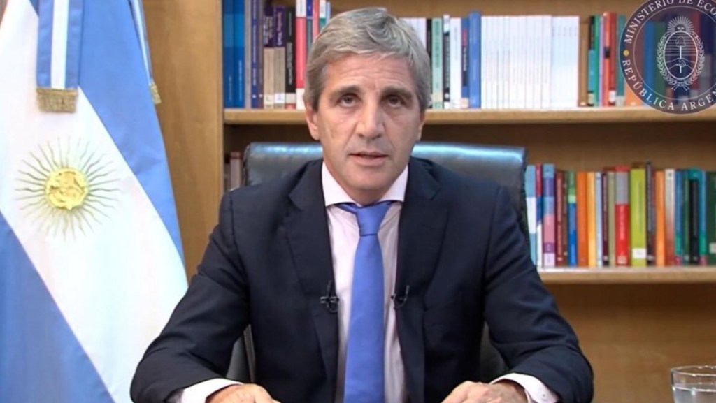 Caputo afirmó que la política económica del Gobierno es la vía para eliminar la&nbsp;inflación